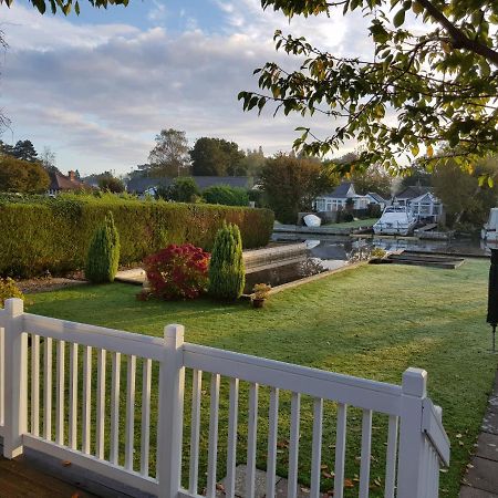 The Willows Wroxham Bagian luar foto